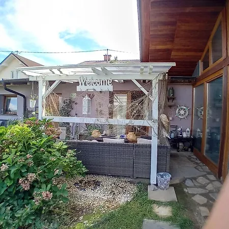 Проживание в семье Art In Rose