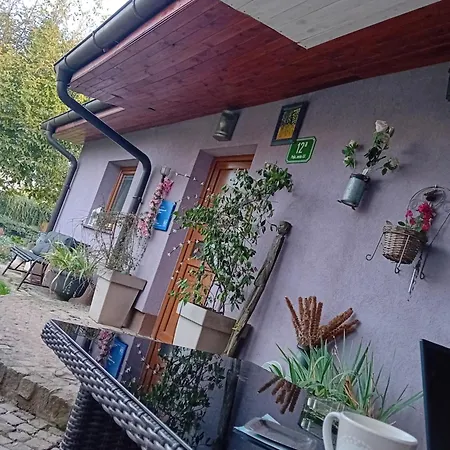 Art With Outdoor Living 홈스테이 *